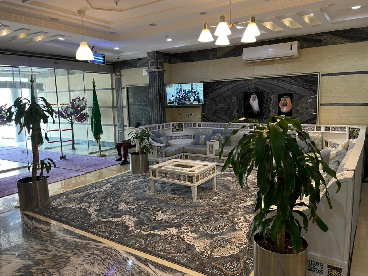 Al Manzil Almutmeez Lejlighedshotel Jeddah Eksteriør billede